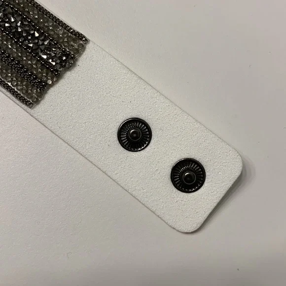 White Rock Band Bracelet - Picture 6 of 8